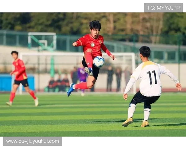 横空出世的绿茵风暴:足球绝世大战巅峰对决传奇震撼全球篇章荣耀